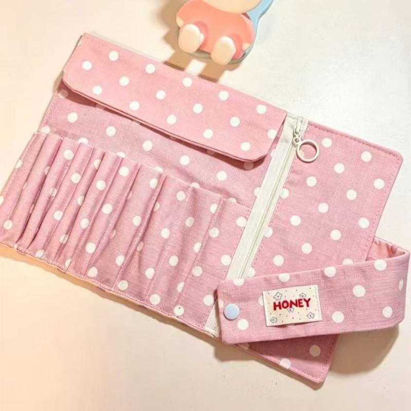 Vintage Polka Dot Roll Up Penc - Makeup review and price